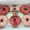 Birthday Donutbox rosarot mit Erdbeerschokoflocken