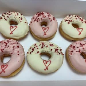 Valentinstag Donuts Himbeerstreusel